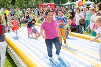 Weitere Informationen Bild: Kinderrutsche